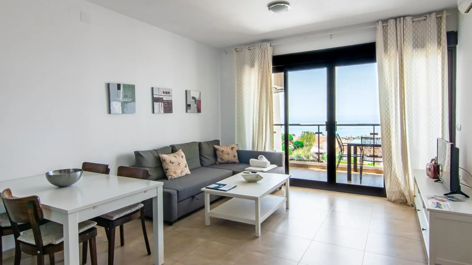 Apartamentos & Spa Torres De San Juan 네르하 스페인