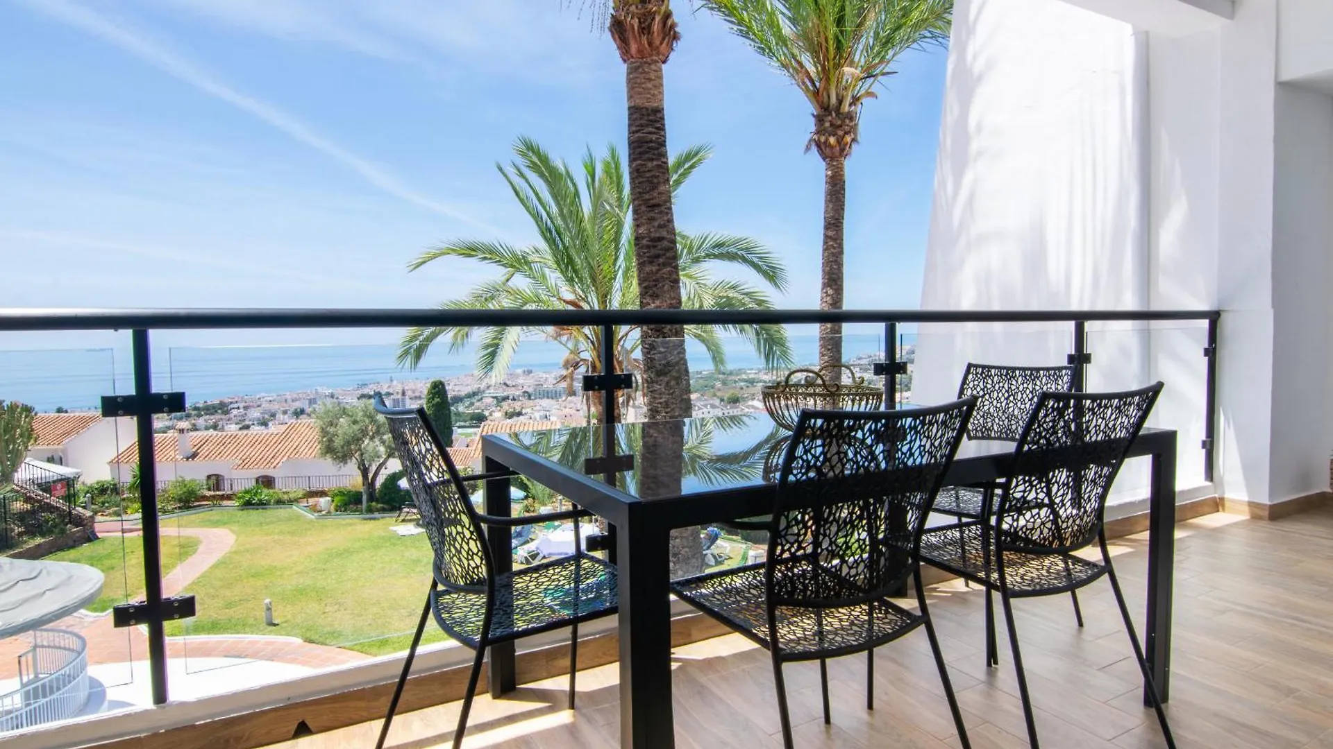 Apartamentos & Spa Torres De San Juan Nerja